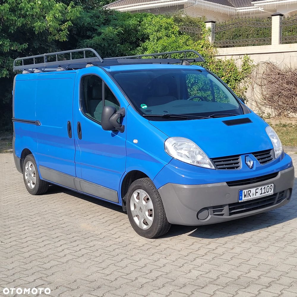 Renault TRAFIC - 2