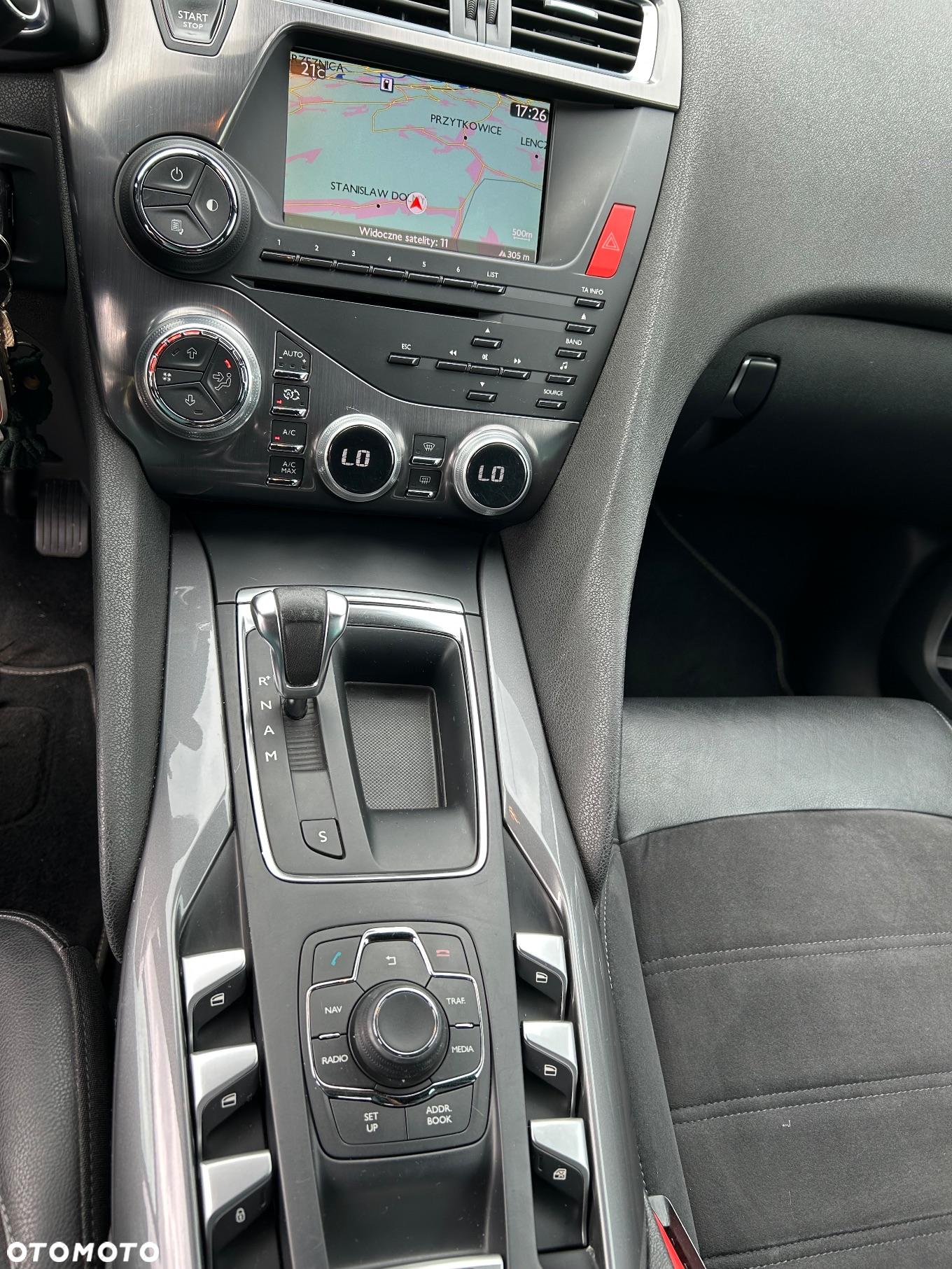 Citroën DS5 e-HDi 110 EGS6 Chic - 21