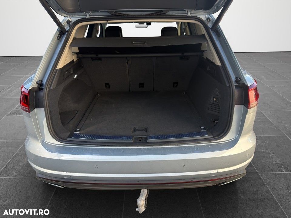 Volkswagen Touareg - 11