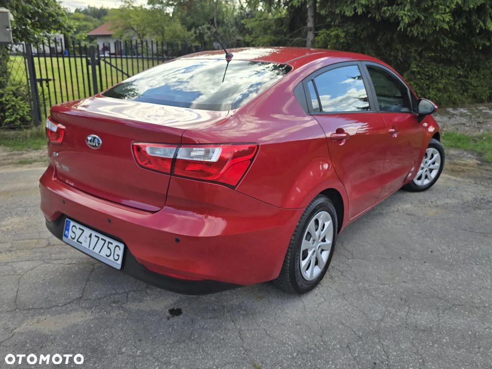 Kia Rio 1.2 L - 3
