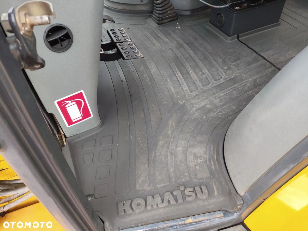 Komatsu WB 93R /  KOPARKO-ŁADOWARKA , BEZ VAT , UMOWA KUPNA -SPRZEDAŻY , STAN SUPER - 17