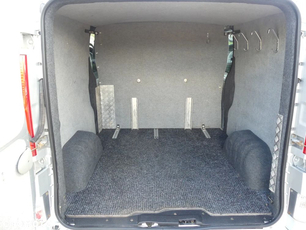 Opel Vivaro - 28