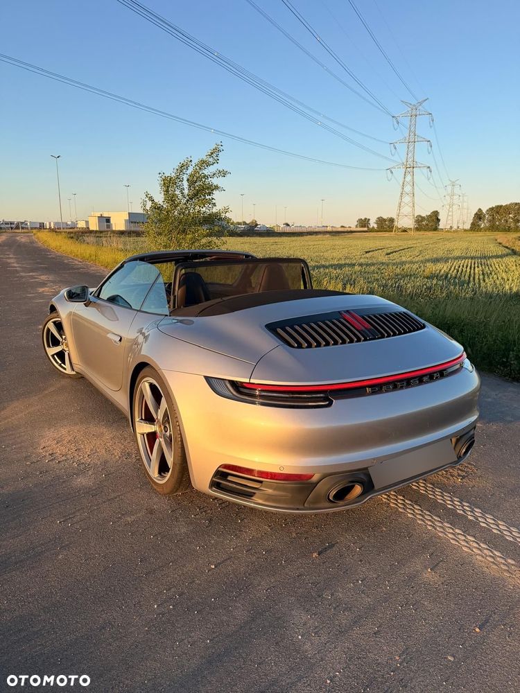 Porsche 911 Carrera 4S - 8