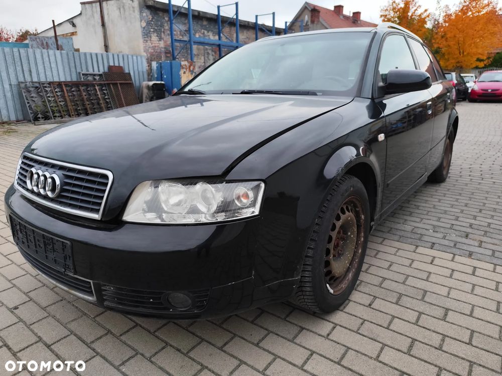 Audi A4 Avant 2.4 - 25