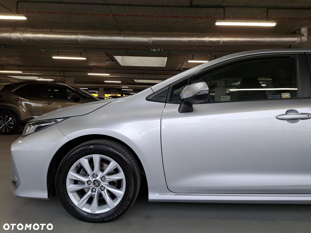 Toyota Corolla 1.8 Hybrid Comfort - 32
