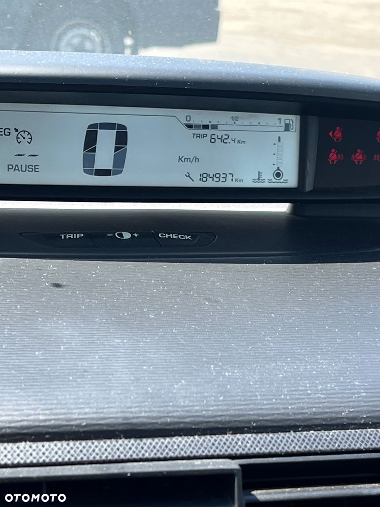 Citroën C4 1.4 16V Tonic - 7