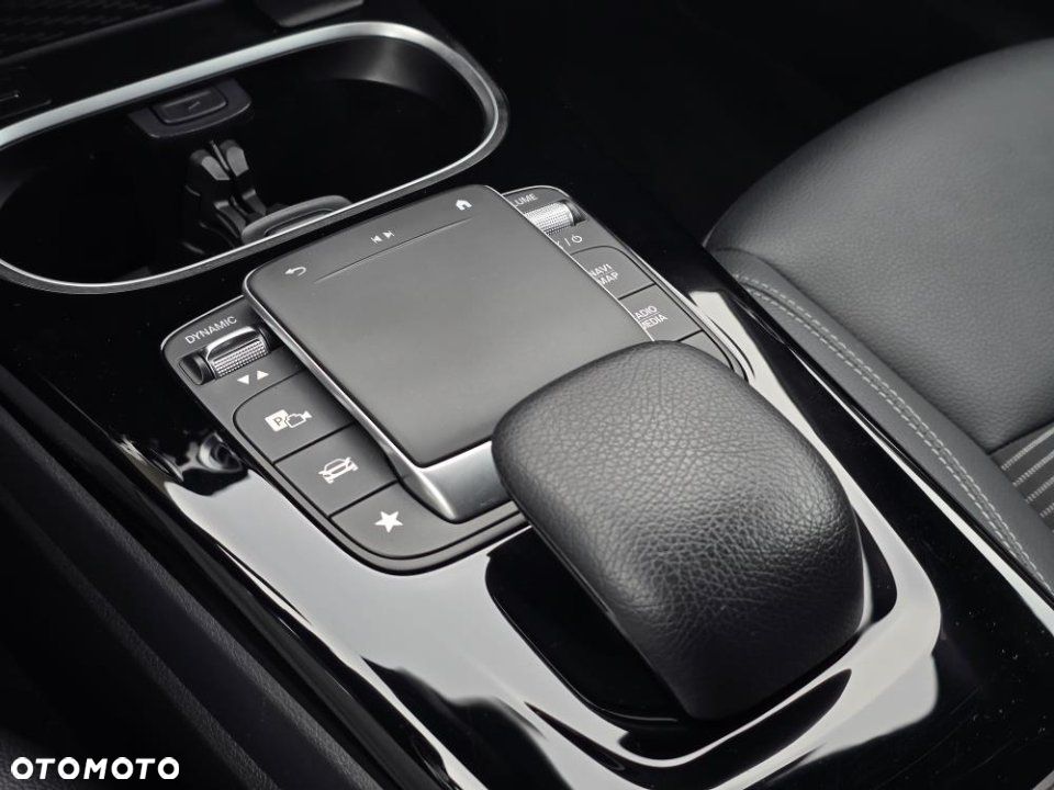 Mercedes-Benz CLA - 28
