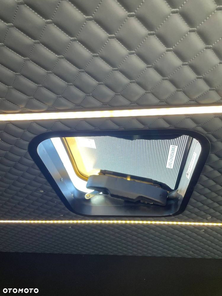 Mercedes-Benz Sprinter - 19