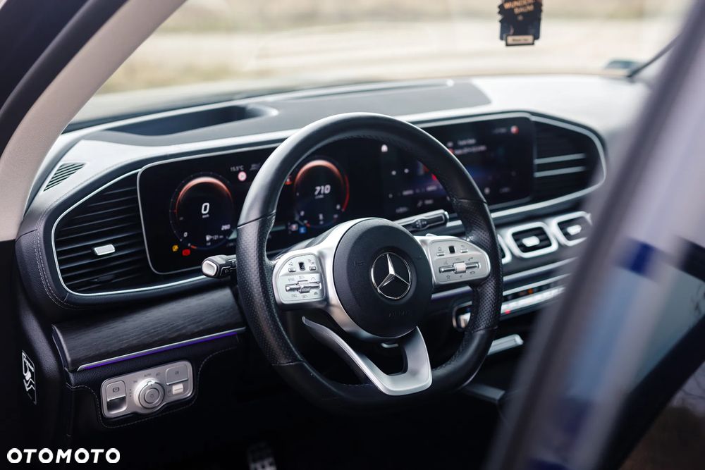 Mercedes-Benz GLS - 13