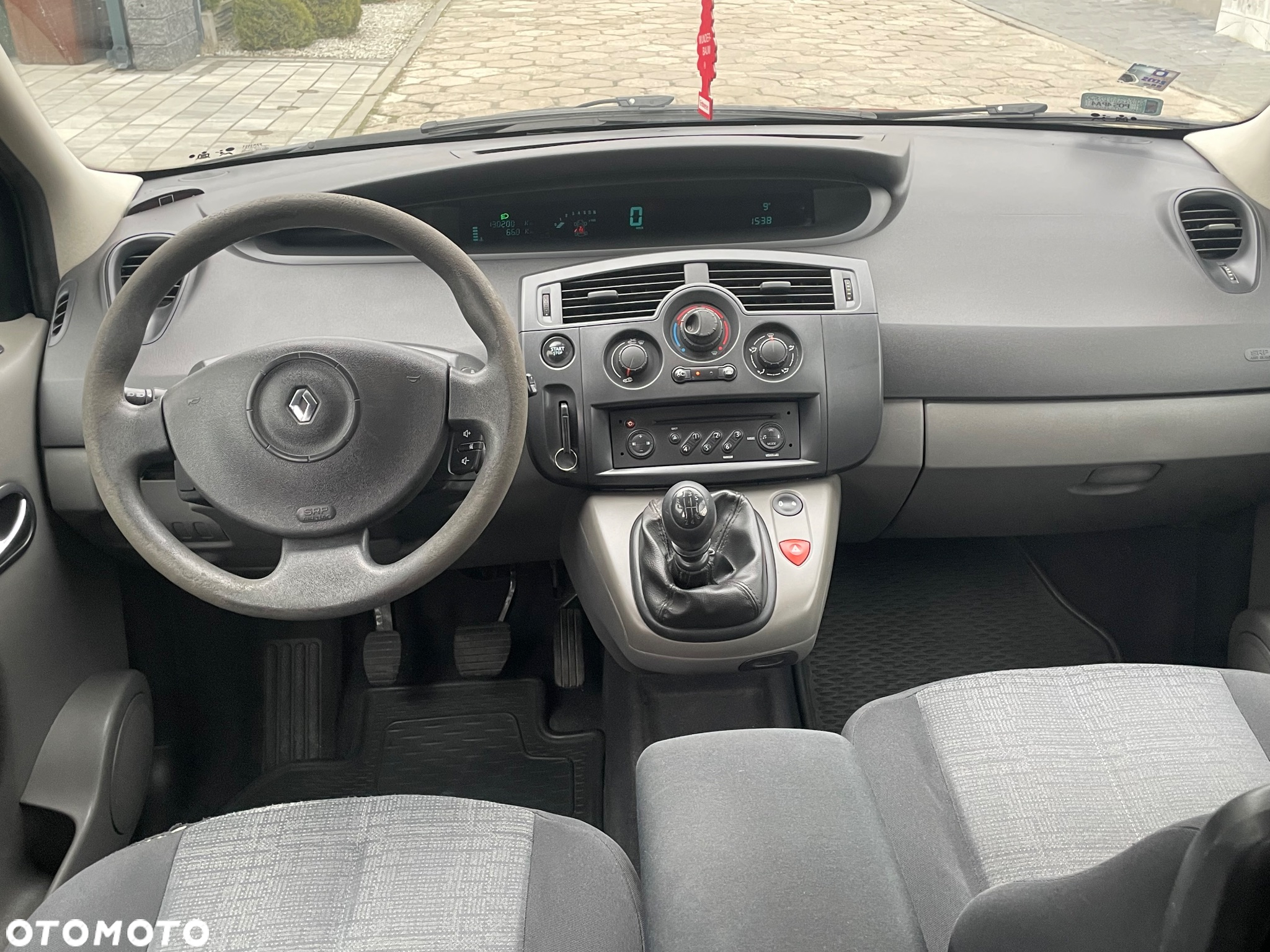 Renault Scenic 1.6 16V Confort Authentique - 10