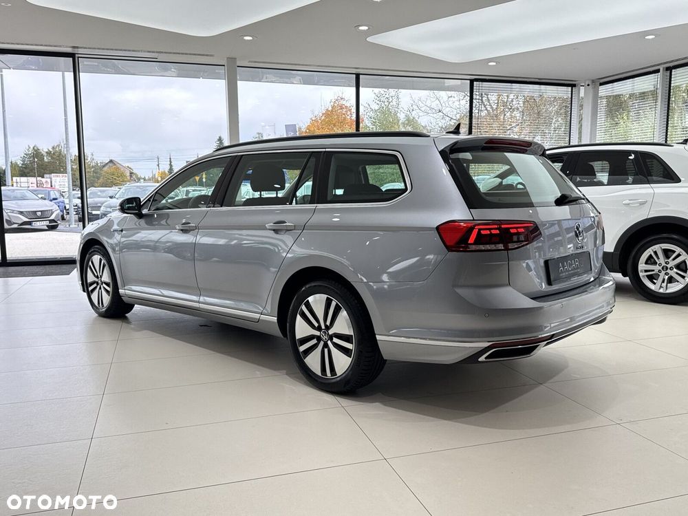 Volkswagen Passat - 3