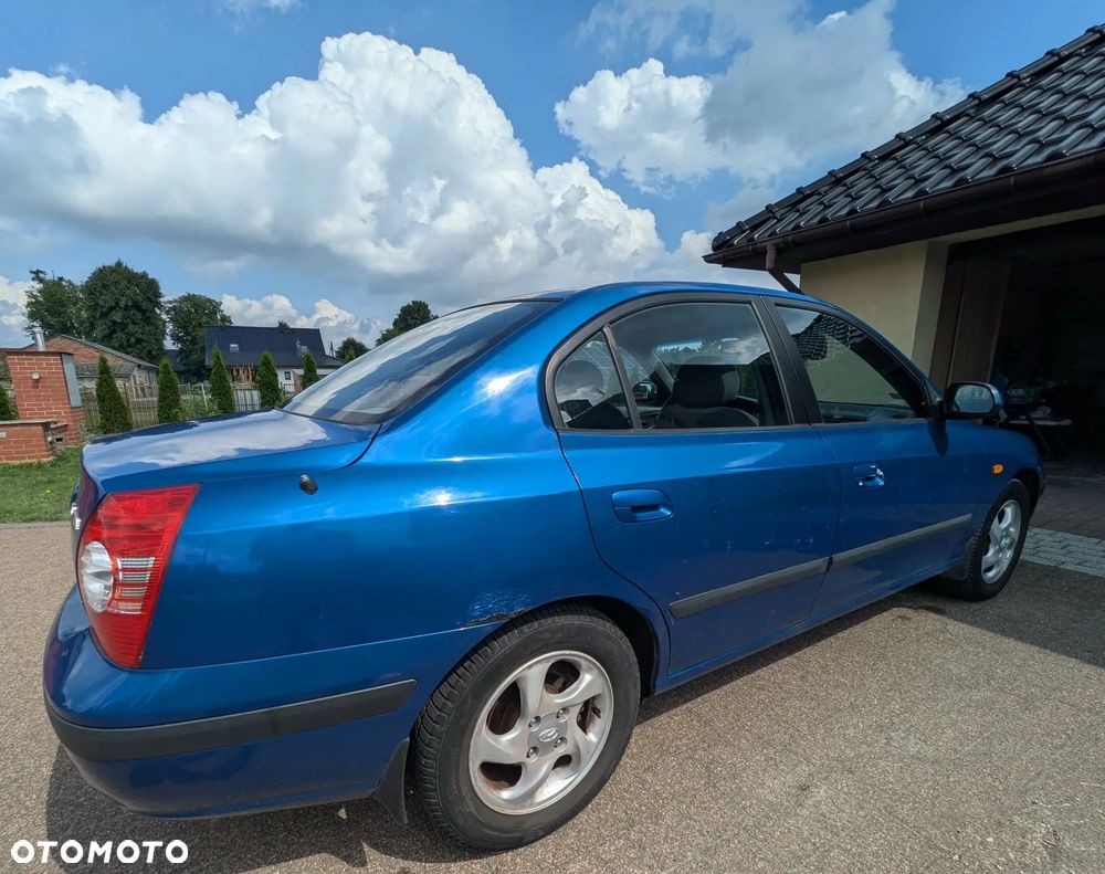 Hyundai Elantra 1.6 Comfort - 4