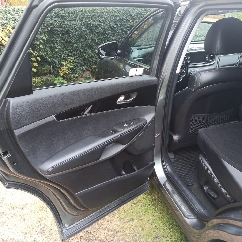 Kia Sorento - 33