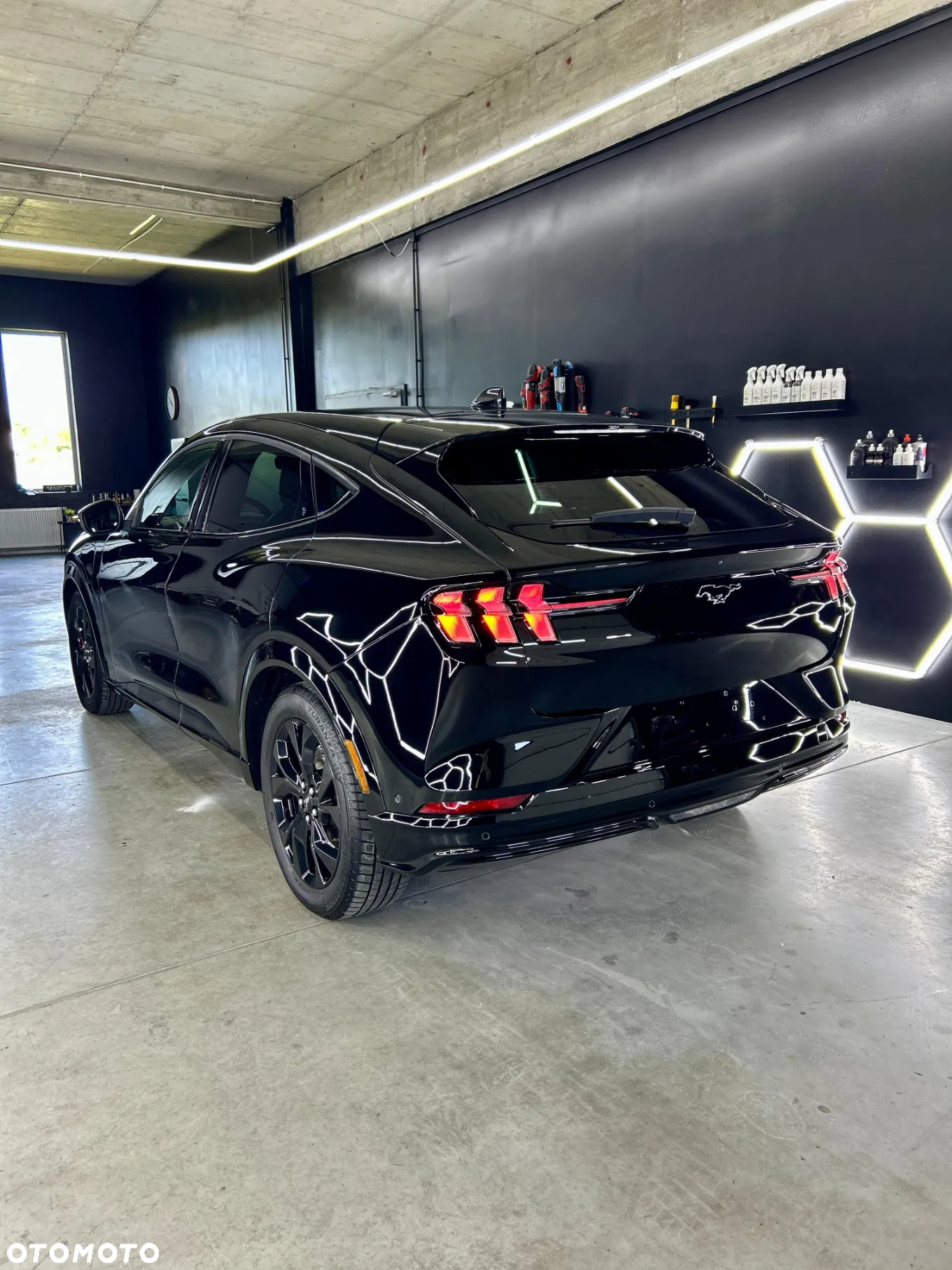 Ford Mustang Mach-E 91 kWh AWD Premium - 5