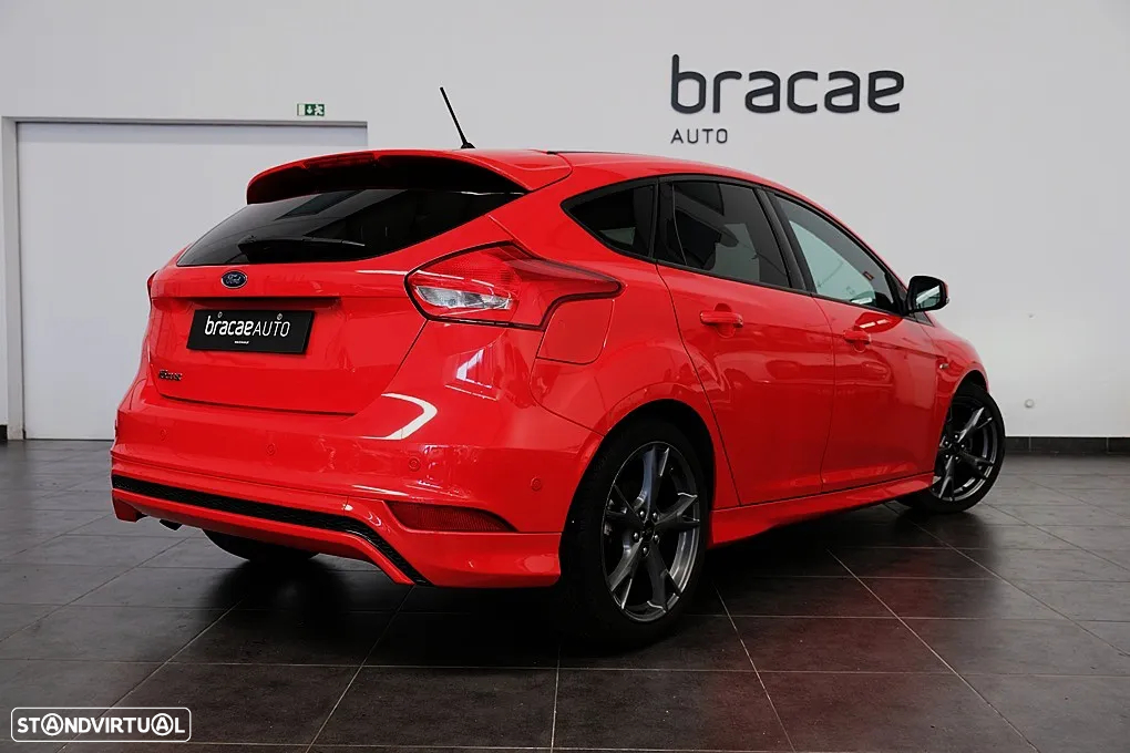 Ford Focus 1.5 TDCi DPF S&S Aut. ST-Line - 6