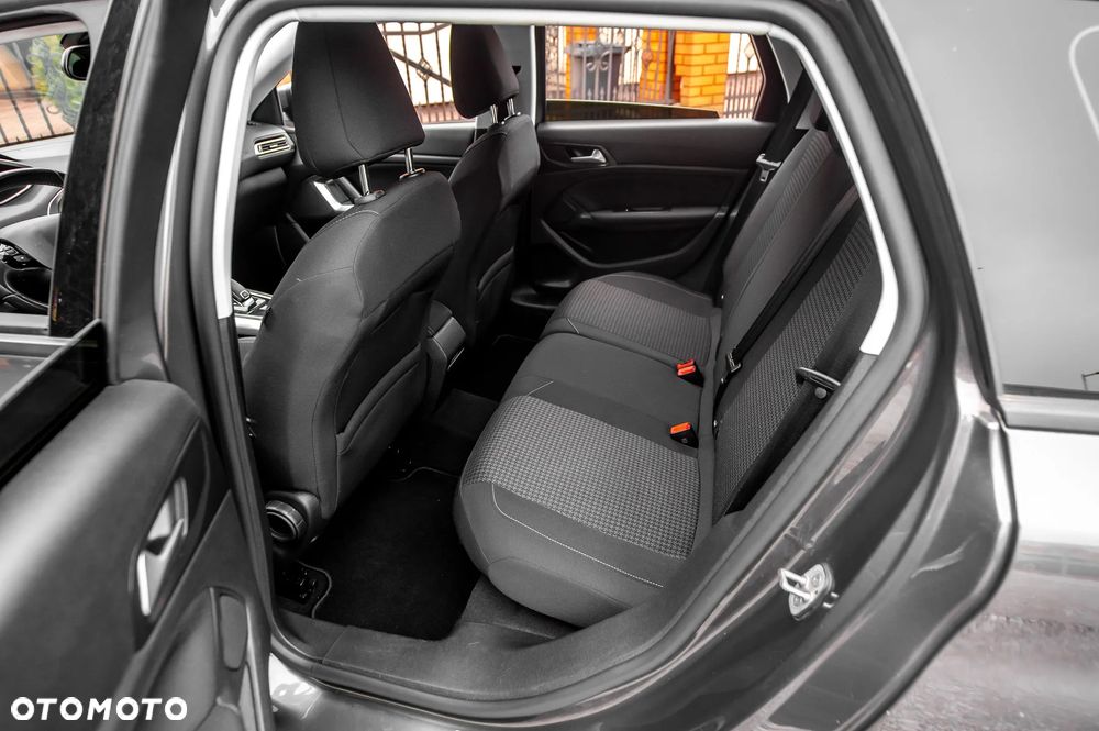 Peugeot 308 BlueHDi 130 EAT8 Allure - 19