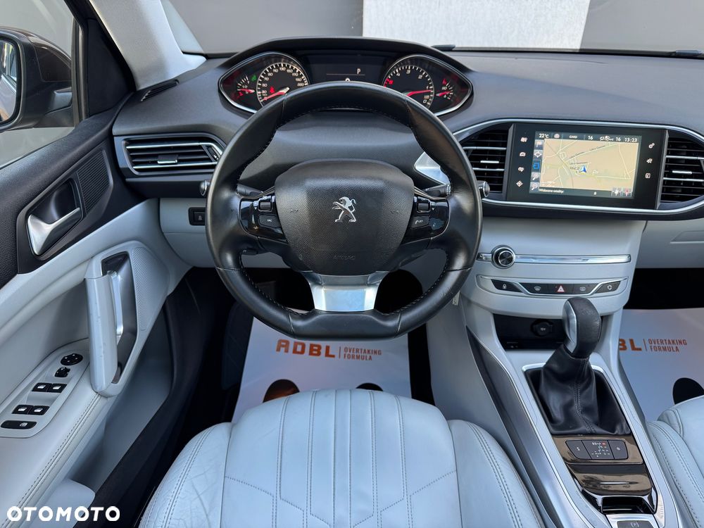 Peugeot 308 BlueHDi 150 Automatik Stop & Start Allure - 23