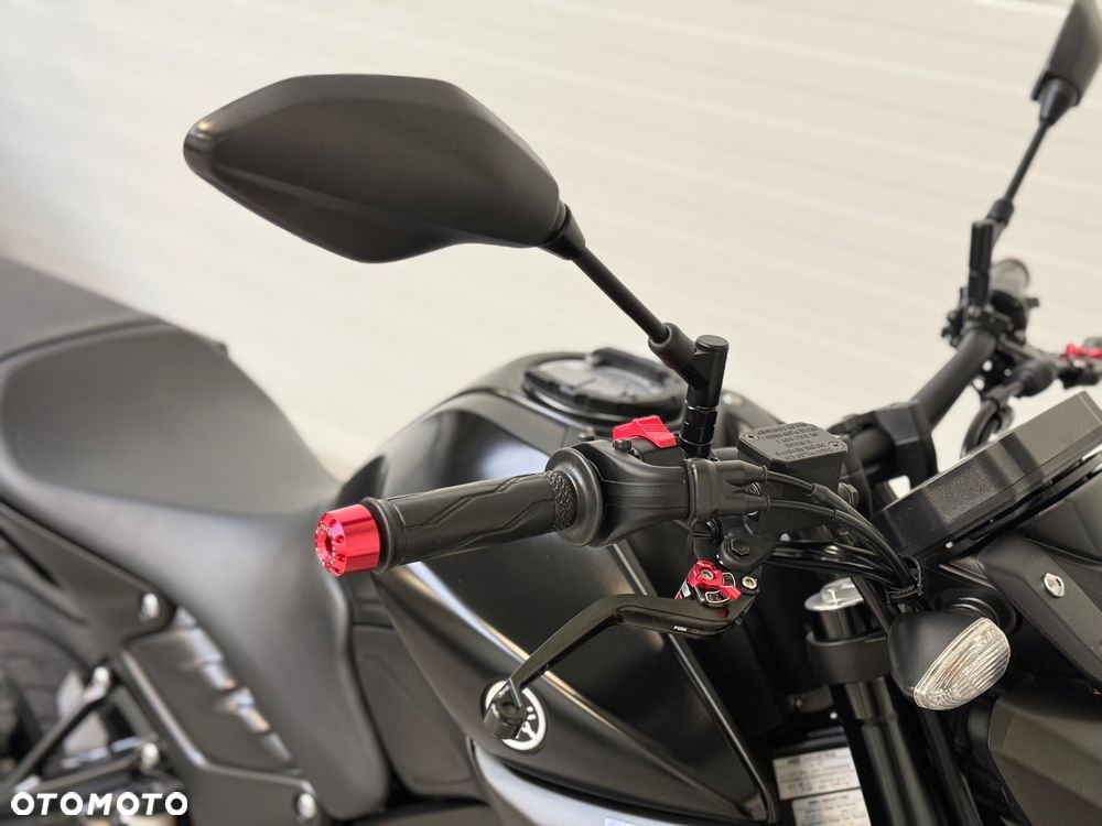 Yamaha MT - 12