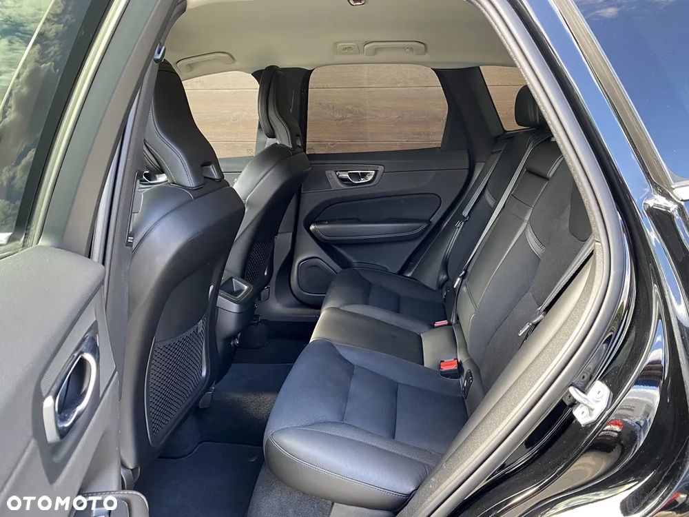 Volvo XC 60 D4 SCR Momentum - 28