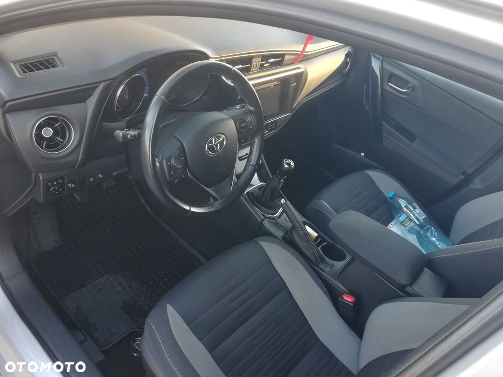 Toyota Auris 2018 photo 5