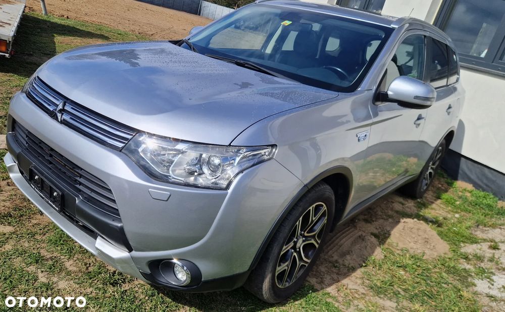 Mitsubishi Outlander 2.0 4WD Top - 2