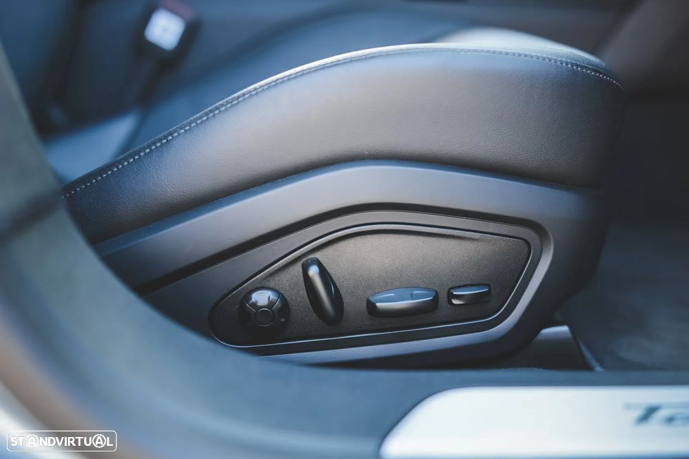 Porsche Taycan 4S - 24