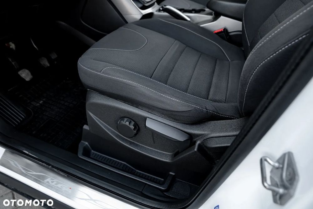 Ford Kuga 2.0 TDCi 2x4 Titanium - 28