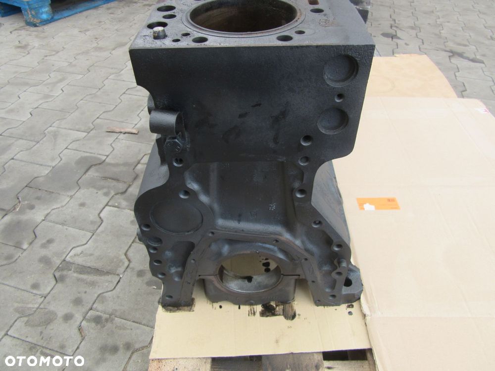 Blok silnika Cummins 6CT8.3 3945442 J944679 Case MX240 - 6