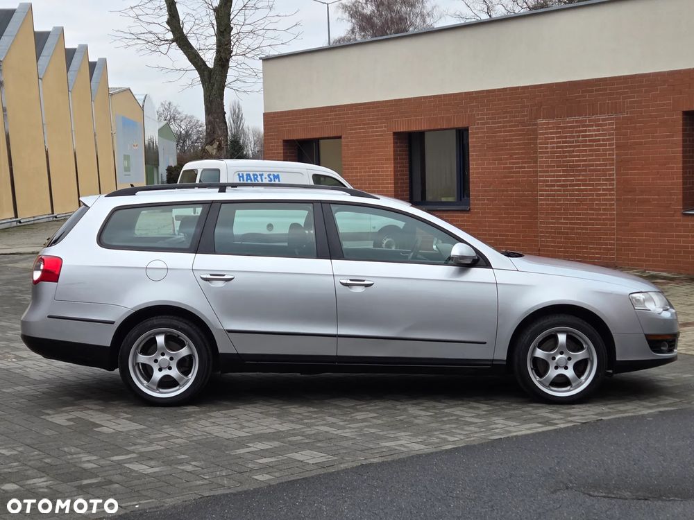 Volkswagen Passat 2.0 TDI DPF DSG Trendline - 6