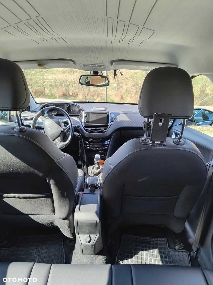 Peugeot 2008 1.2 Pure Tech Allure S&S - 6