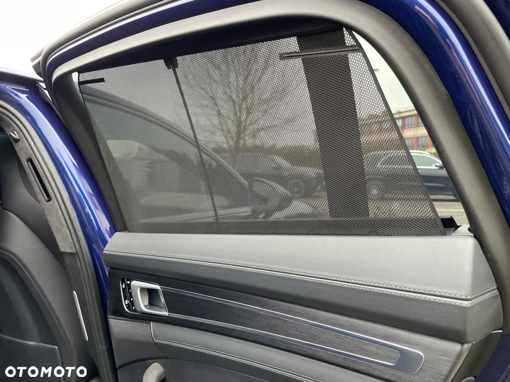 Porsche Panamera - 21