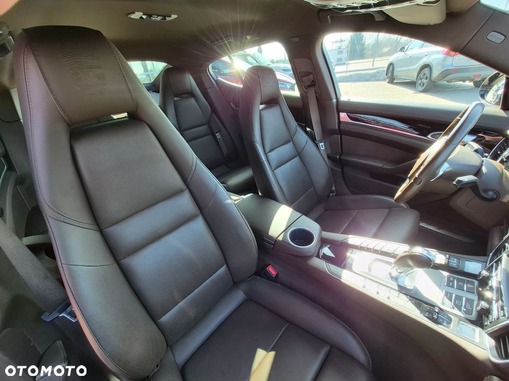 Porsche Panamera 4 Edition - 18