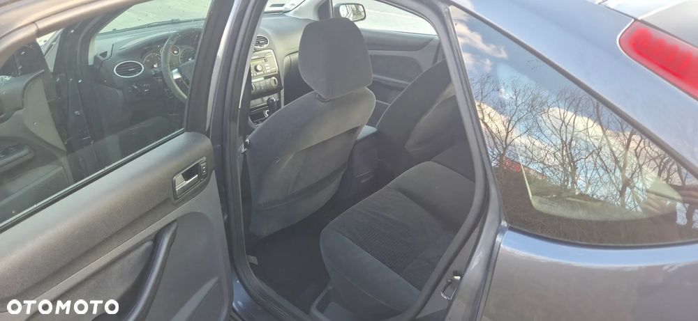 Ford Focus 1.8 TDCi Ghia - 17