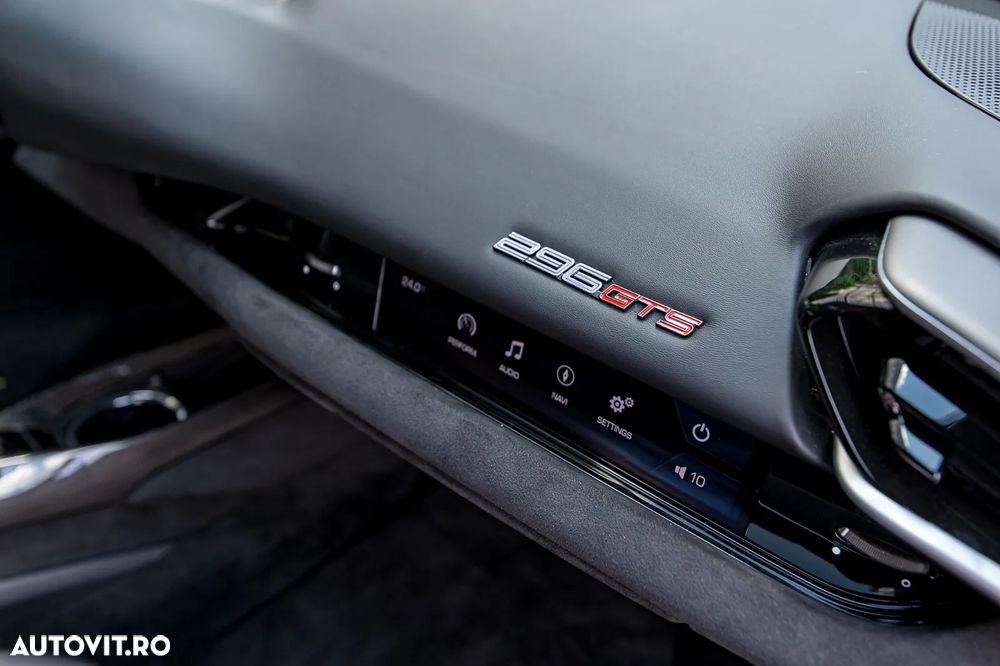 Ferrari 296 GTS - 30