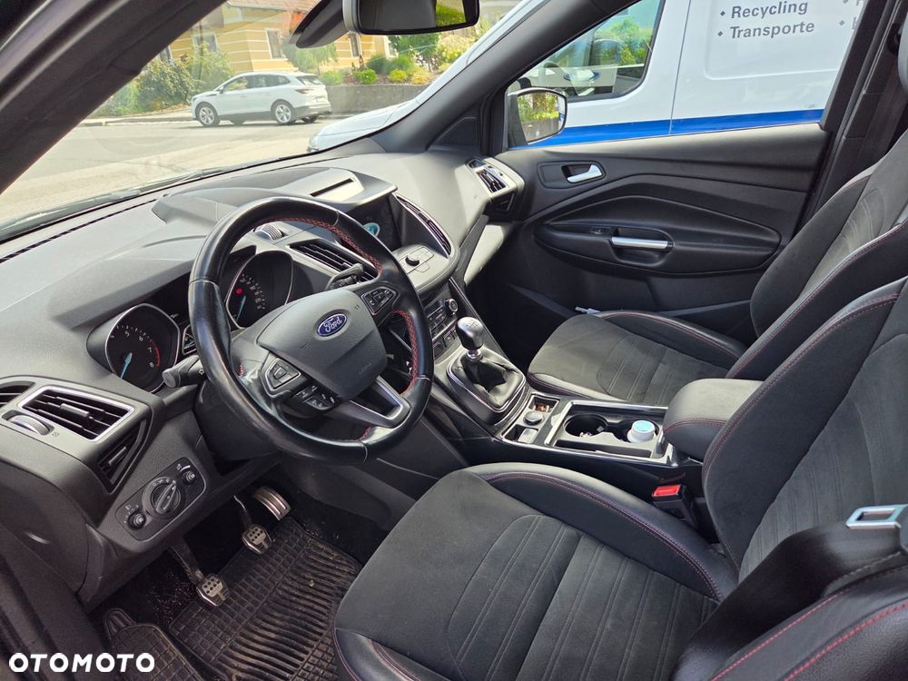 Ford Kuga 1.5 EcoBoost 2x4 Titanium - 5