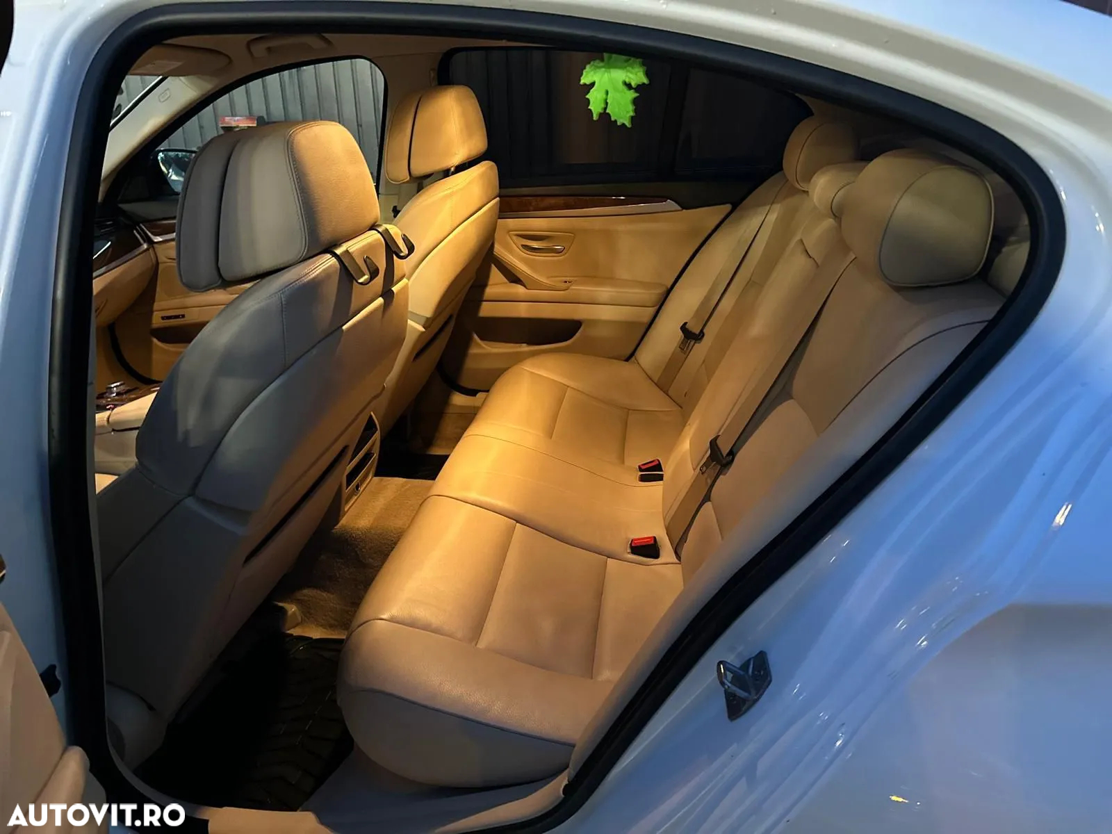 BMW Seria 5 525d Touring Aut. Luxury Line - 9