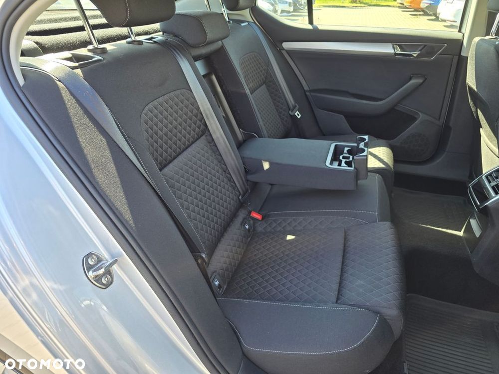 Skoda Superb 2.0 TDI SCR Ambition DSG - 14