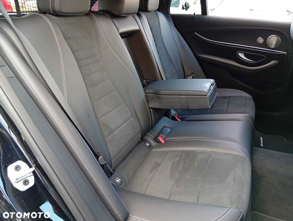 Mercedes-Benz Klasa E 220 d 4-Matic AMG - 29