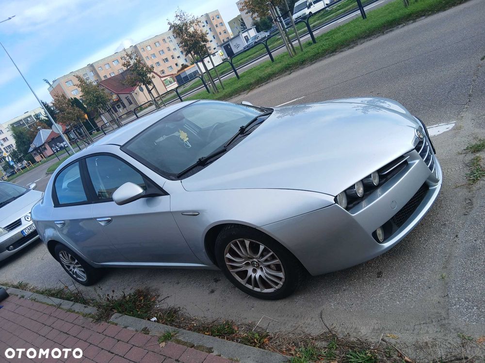 Alfa Romeo 159 2008 photo 3