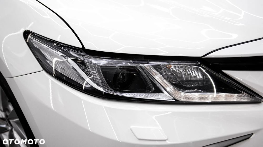 Toyota Camry 2.5 Hybrid Comfort CVT - 11
