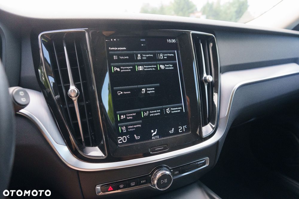 Volvo V60 B3 B DKG Momentum Pro - 18