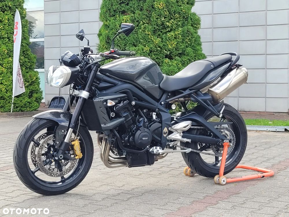 Triumph Street Triple - 8