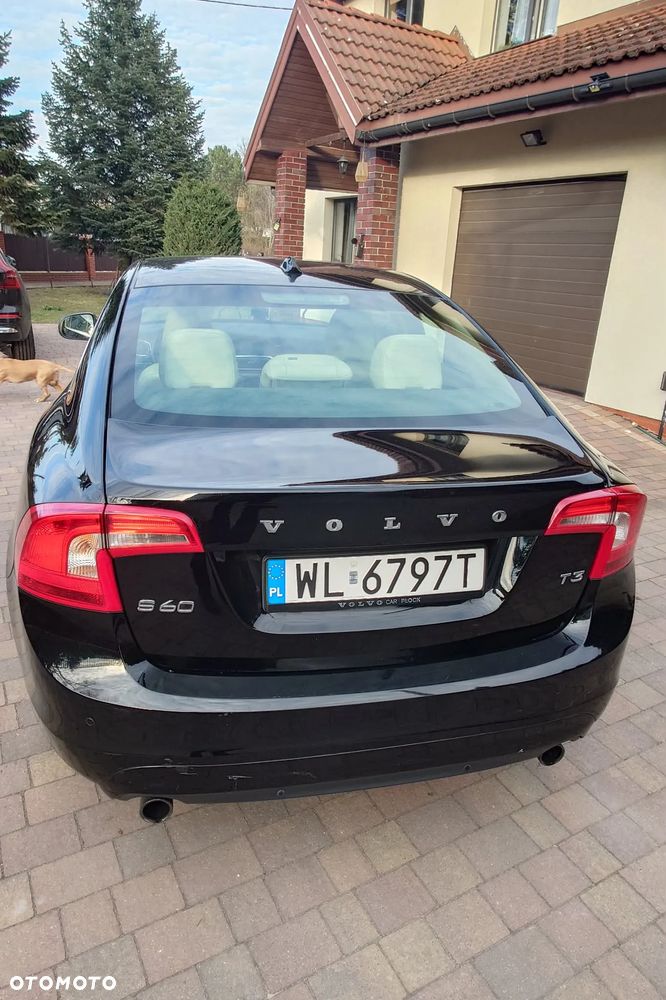 Volvo S60 T3 Drive-E Dynamic Edition (Momentum) - 3