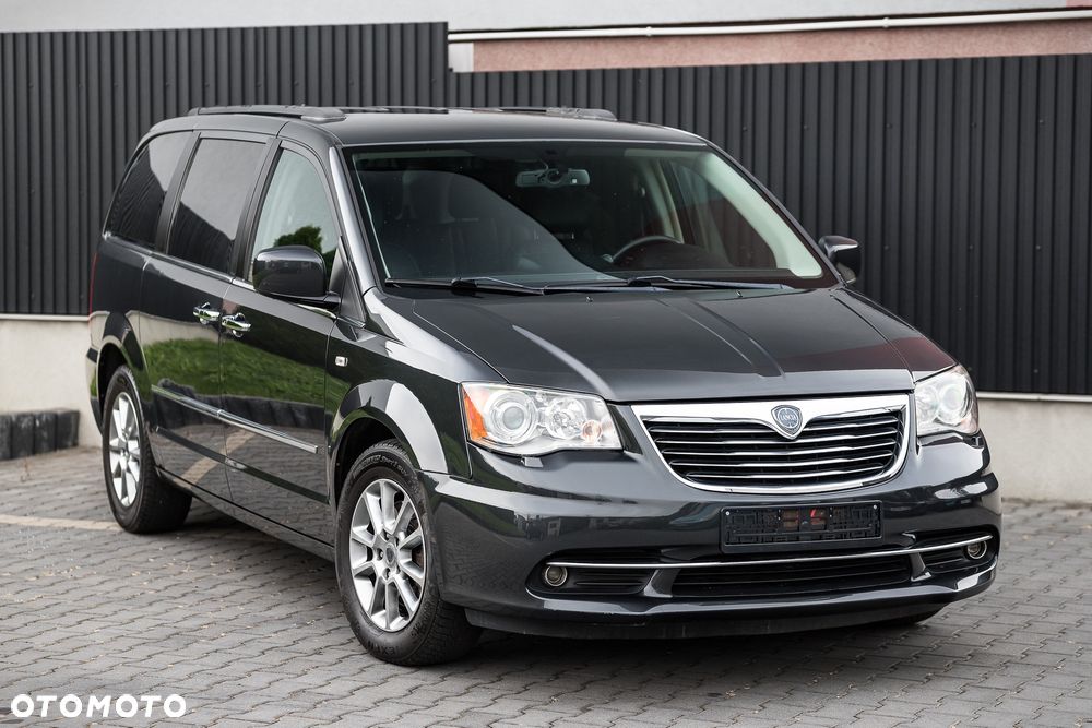 Lancia Voyager - 9