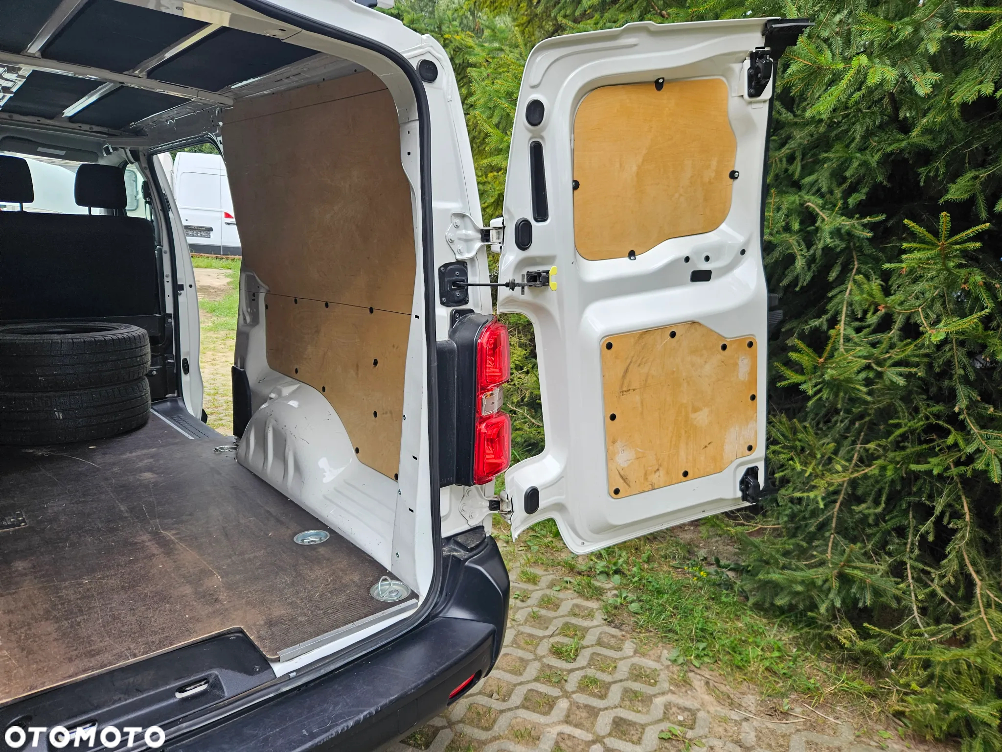 Peugeot EXPERT - 11