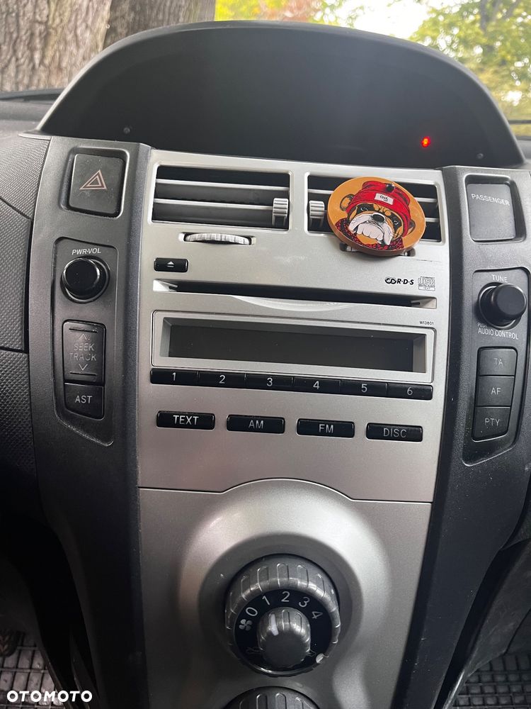 Toyota Yaris - 20