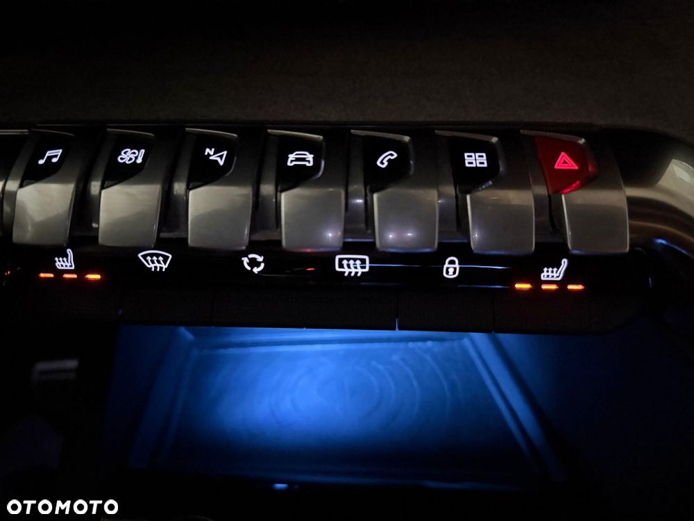 Peugeot 5008 PureTech 180 EAT8 Stop & Start GT Pack - 36