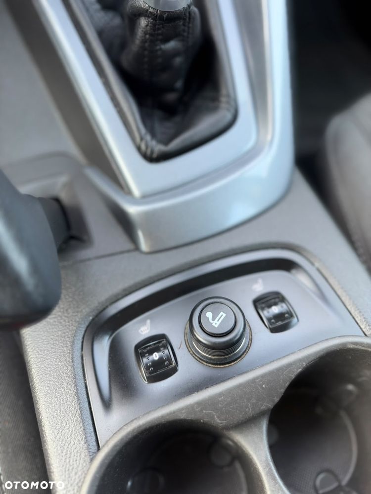 Ford Focus - 25