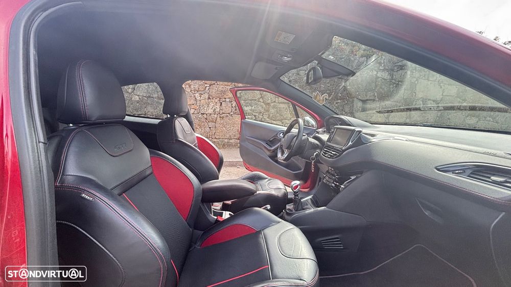 Peugeot 208 1.6 e-THP GTi - 11