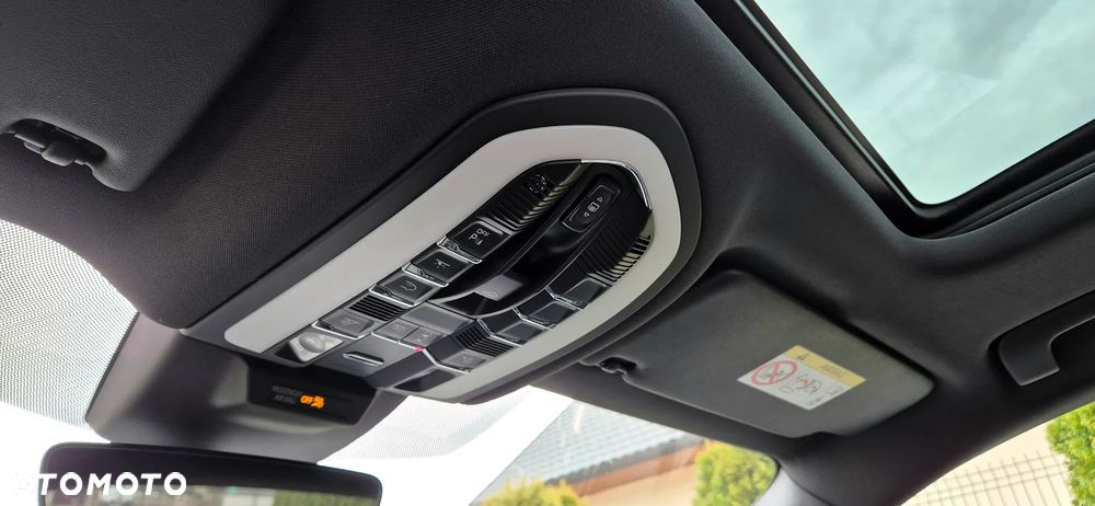 Porsche Macan T - 32